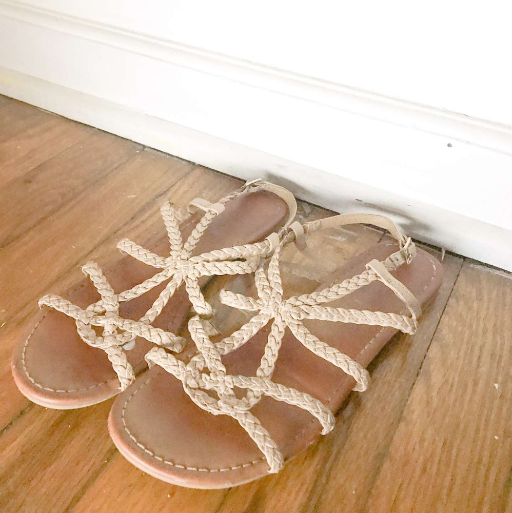 Sandles
